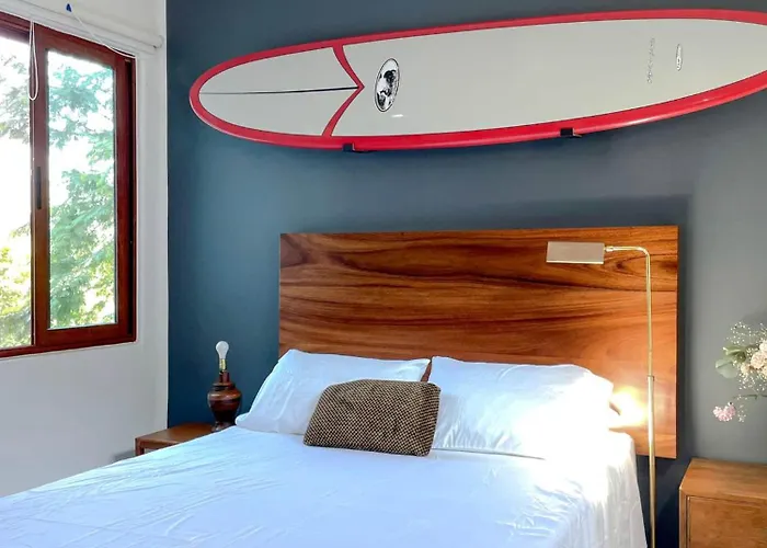 Apartahotel Violeta | Ocean Views Above Playa La Ropa Zihuatanejo